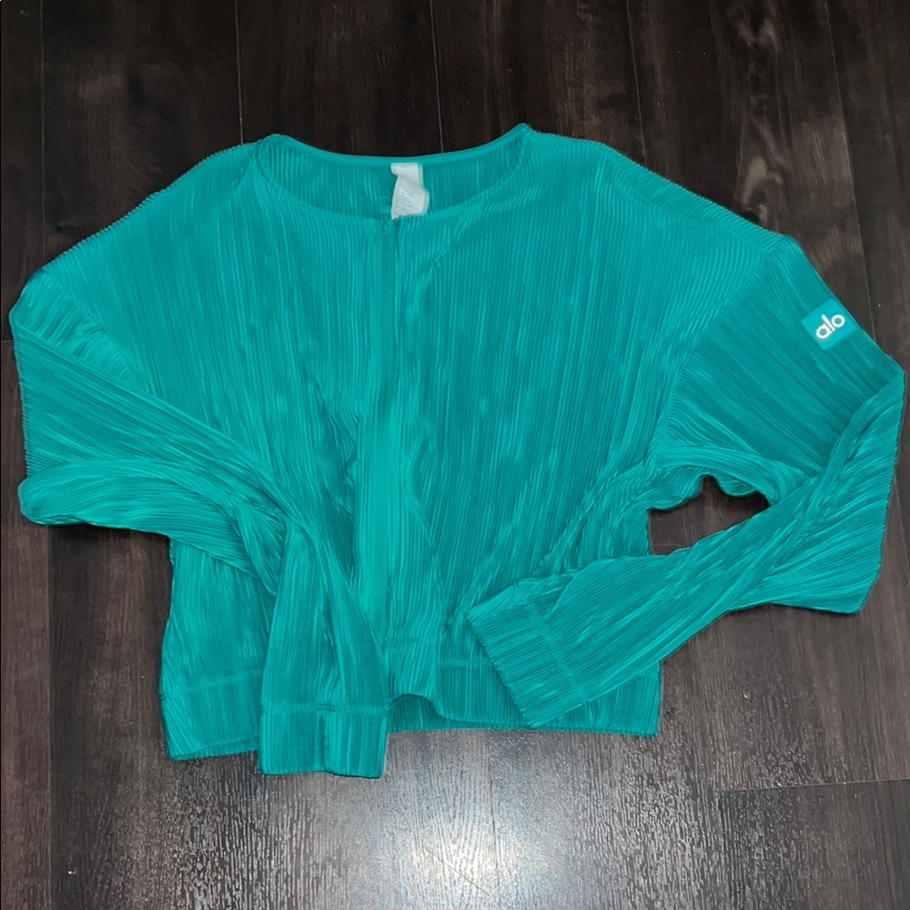 ALO Yoga Green Cropped Plisse Ribbed Long Sleeve Hoodie